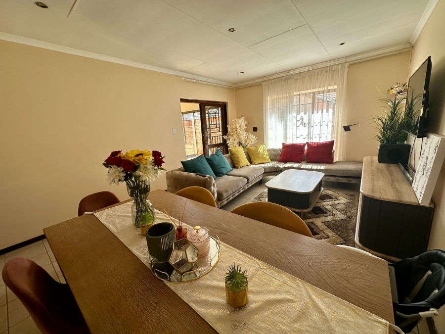 To Let 3 Bedroom Property for Rent in Monavoni A H Gauteng