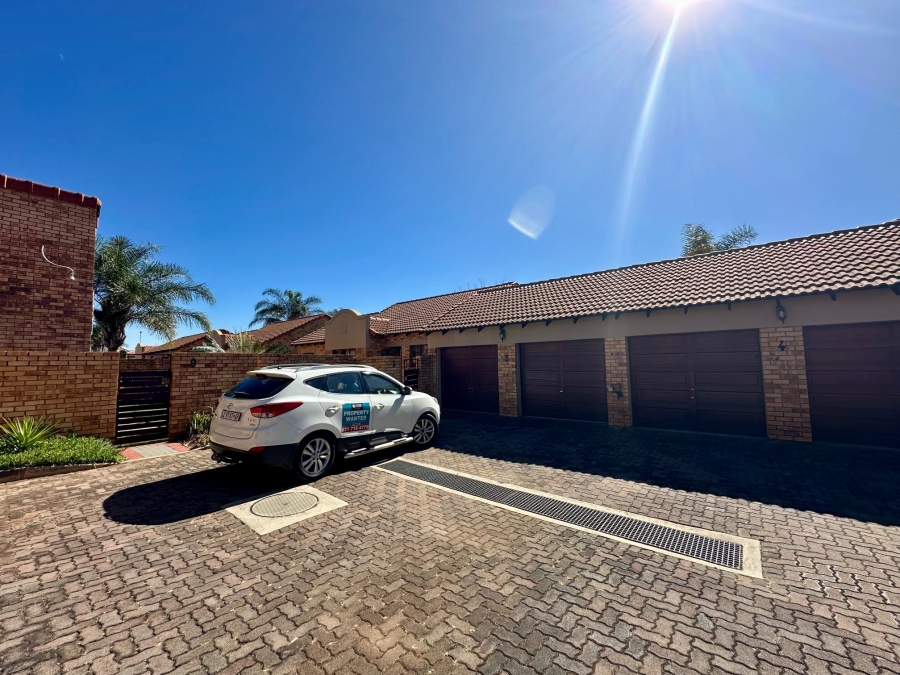 To Let 3 Bedroom Property for Rent in Monavoni A H Gauteng