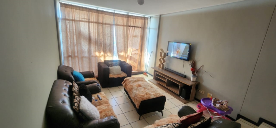 2 Bedroom Property for Sale in Yeoville Gauteng