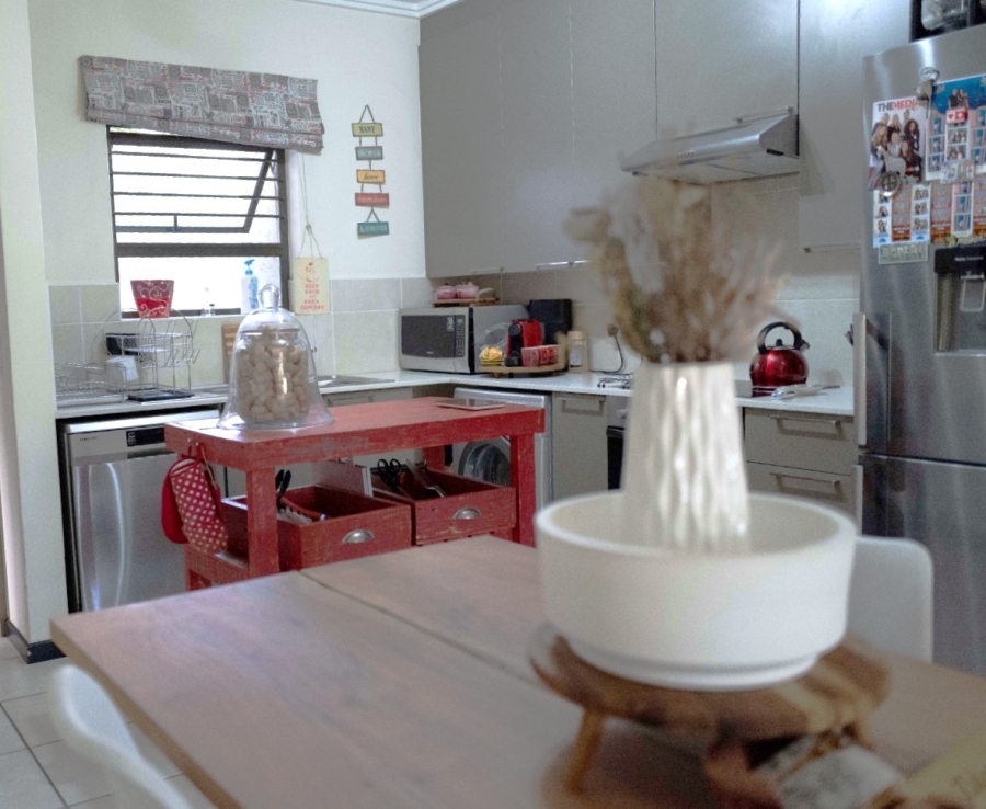 To Let 2 Bedroom Property for Rent in Bryanston Gauteng