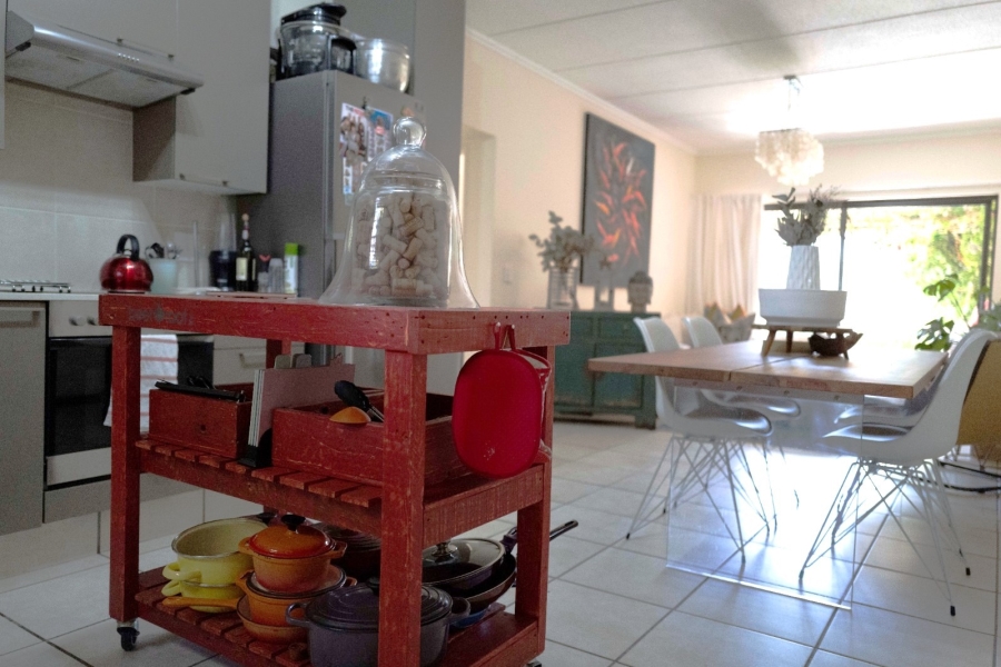 To Let 2 Bedroom Property for Rent in Bryanston Gauteng