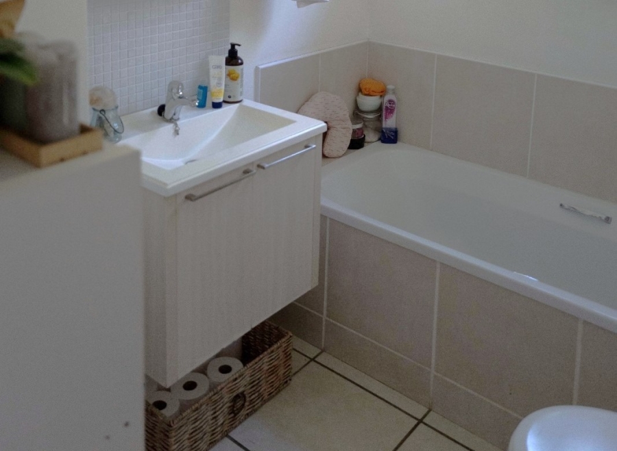 To Let 2 Bedroom Property for Rent in Bryanston Gauteng