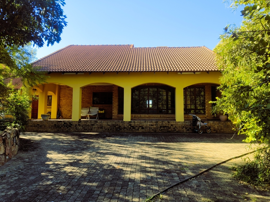 6 Bedroom Property for Sale in Kameeldrift East Gauteng