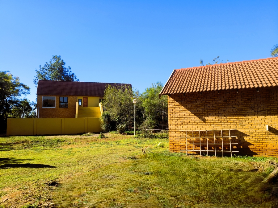 6 Bedroom Property for Sale in Kameeldrift East Gauteng