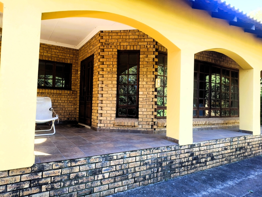 6 Bedroom Property for Sale in Kameeldrift East Gauteng