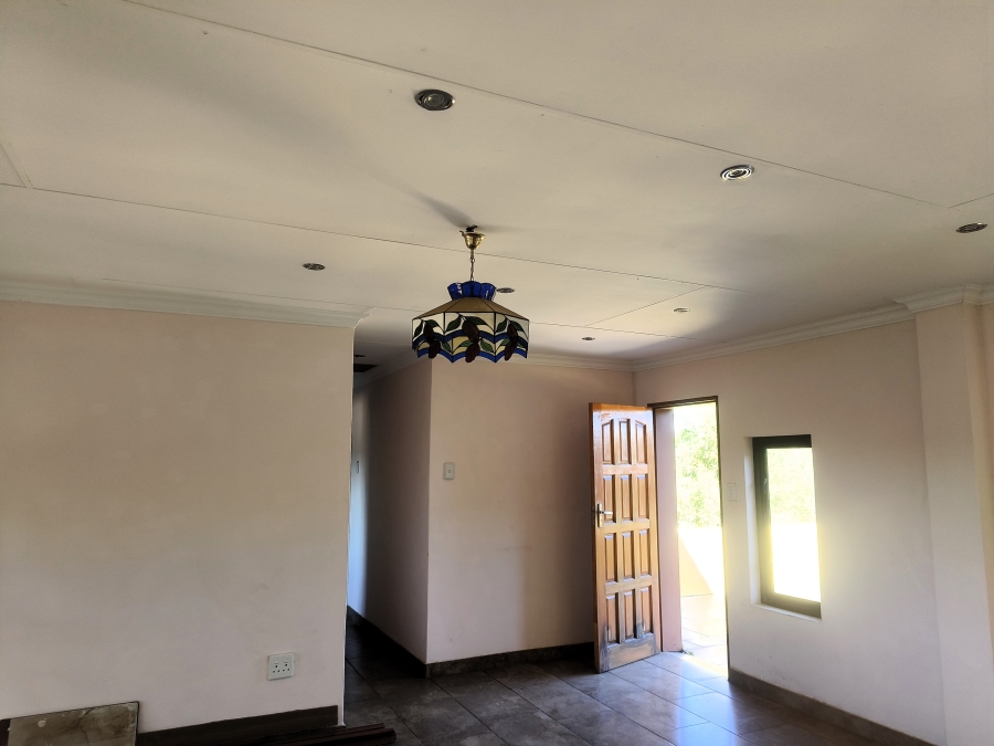 6 Bedroom Property for Sale in Kameeldrift East Gauteng