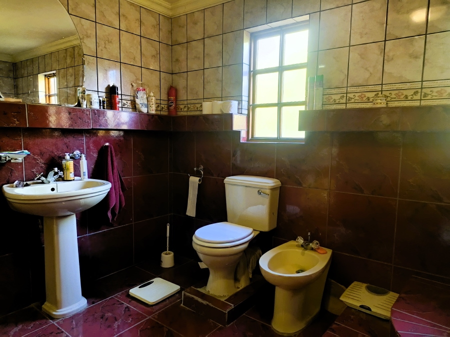 6 Bedroom Property for Sale in Kameeldrift East Gauteng