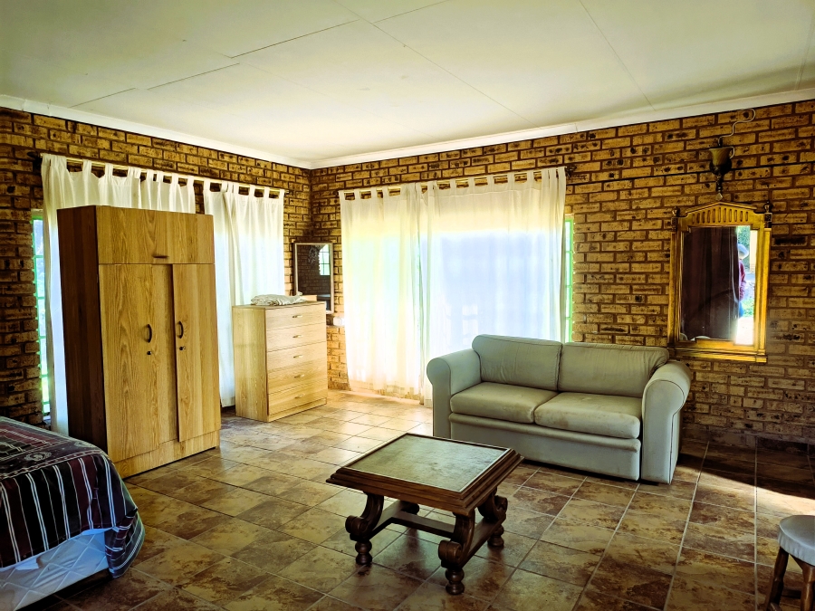 6 Bedroom Property for Sale in Kameeldrift East Gauteng