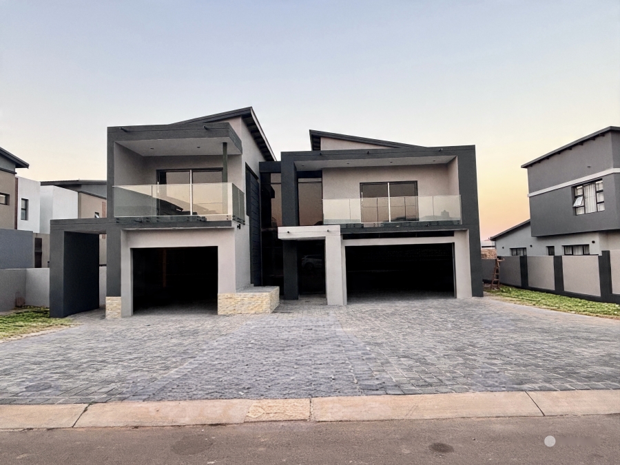 5 Bedroom Property for Sale in Six Fountains Residential Estate Gauteng