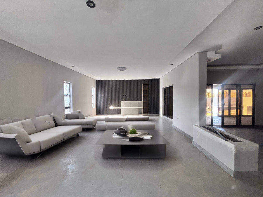 5 Bedroom Property for Sale in Six Fountains Residential Estate Gauteng