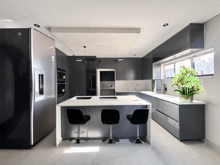 5 Bedroom Property for Sale in Six Fountains Residential Estate Gauteng