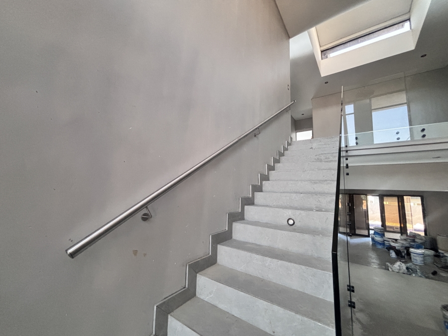 5 Bedroom Property for Sale in Six Fountains Residential Estate Gauteng