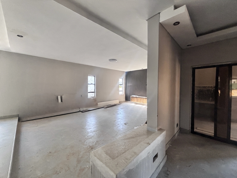 5 Bedroom Property for Sale in Six Fountains Residential Estate Gauteng