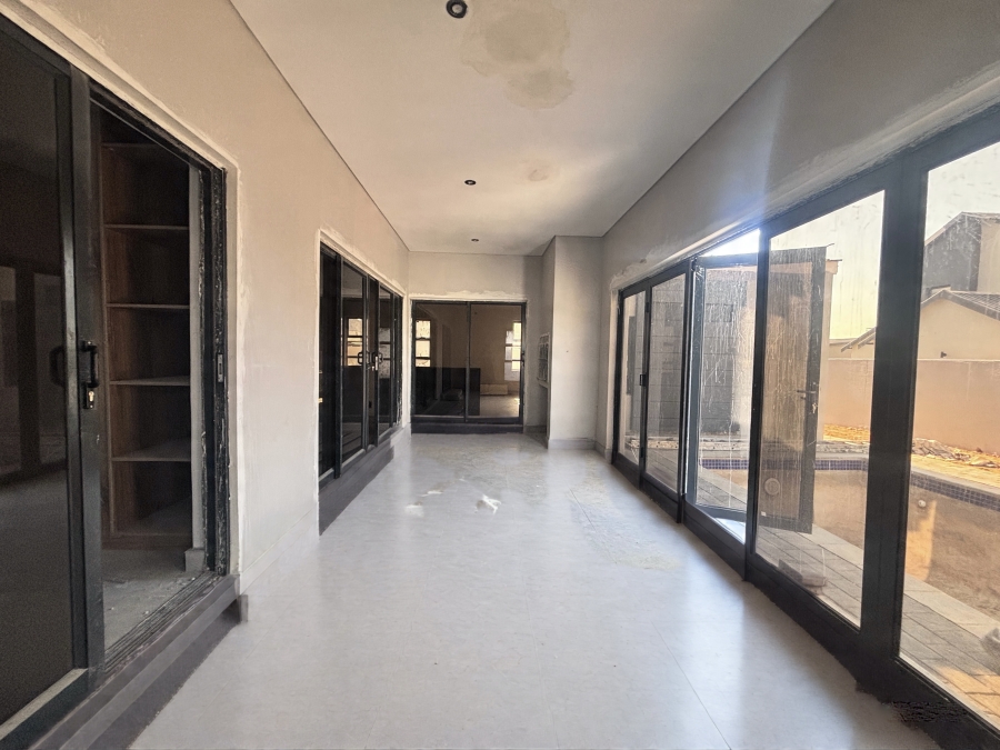 5 Bedroom Property for Sale in Six Fountains Residential Estate Gauteng