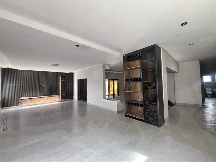 5 Bedroom Property for Sale in Six Fountains Residential Estate Gauteng