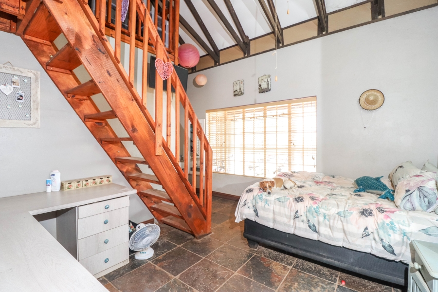 4 Bedroom Property for Sale in Mnandi Gauteng