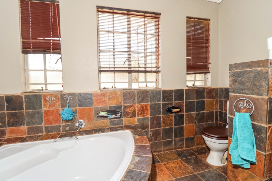 4 Bedroom Property for Sale in Mnandi Gauteng