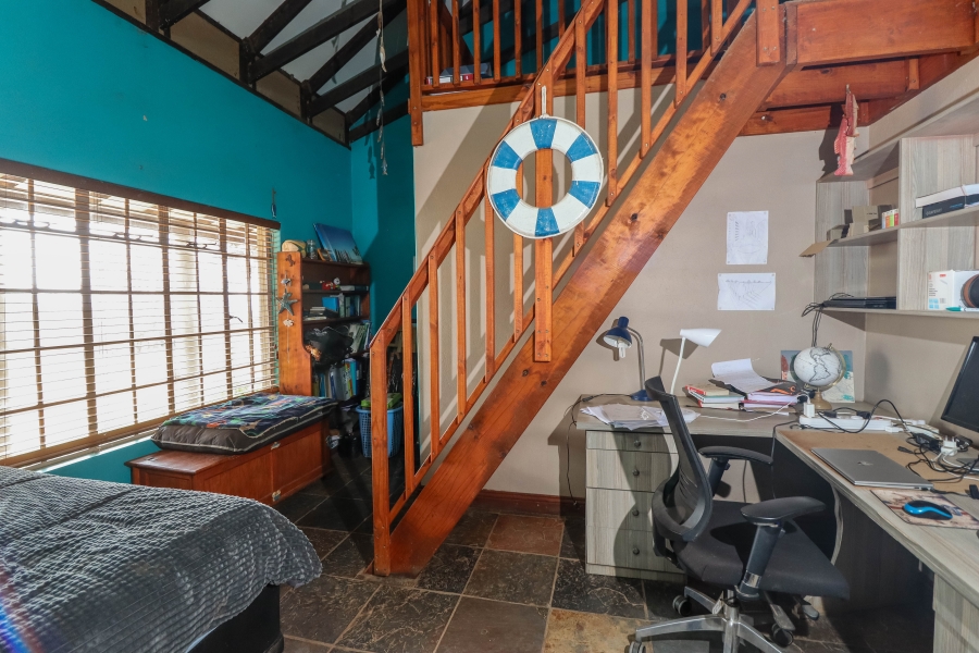 4 Bedroom Property for Sale in Mnandi Gauteng