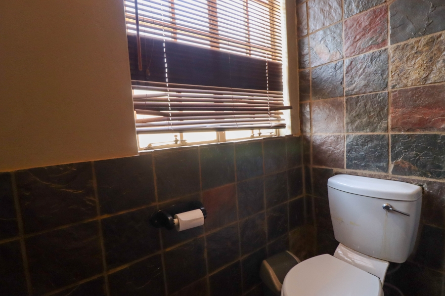 4 Bedroom Property for Sale in Mnandi Gauteng