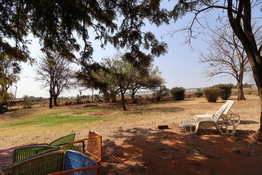 4 Bedroom Property for Sale in Mnandi Gauteng