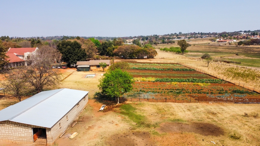 4 Bedroom Property for Sale in Mnandi Gauteng