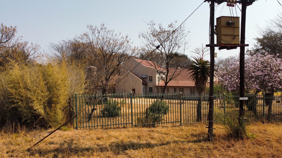 4 Bedroom Property for Sale in Mnandi Gauteng