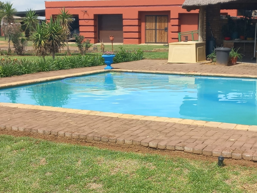 4 Bedroom Property for Sale in Helderstrome AH Gauteng