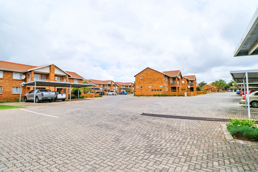 2 Bedroom Property for Sale in Highveld Gauteng