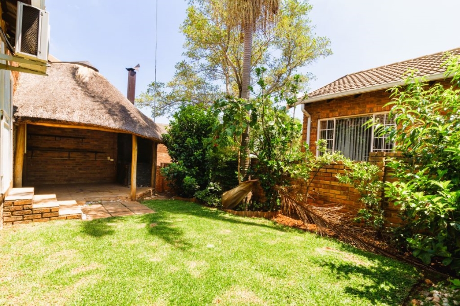 3 Bedroom Property for Sale in Wilgeheuwel Gauteng