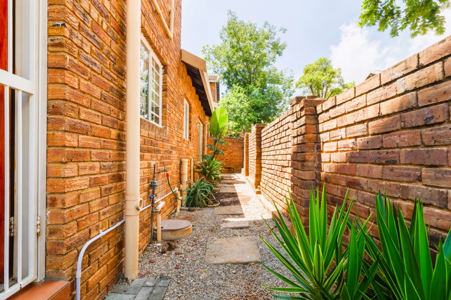 3 Bedroom Property for Sale in Wilgeheuwel Gauteng