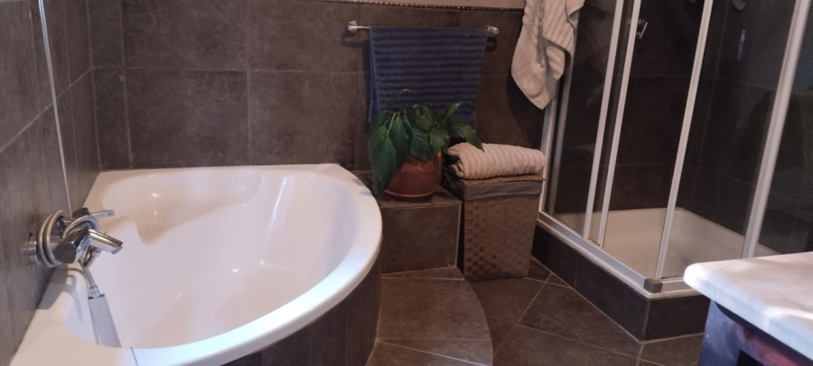 To Let 2 Bedroom Property for Rent in Rietfontein Gauteng