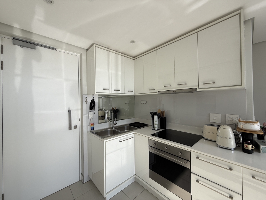 To Let 1 Bedroom Property for Rent in Rosebank Gauteng