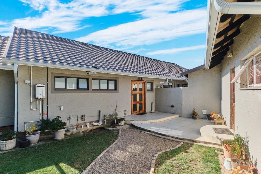 3 Bedroom Property for Sale in Berario Gauteng