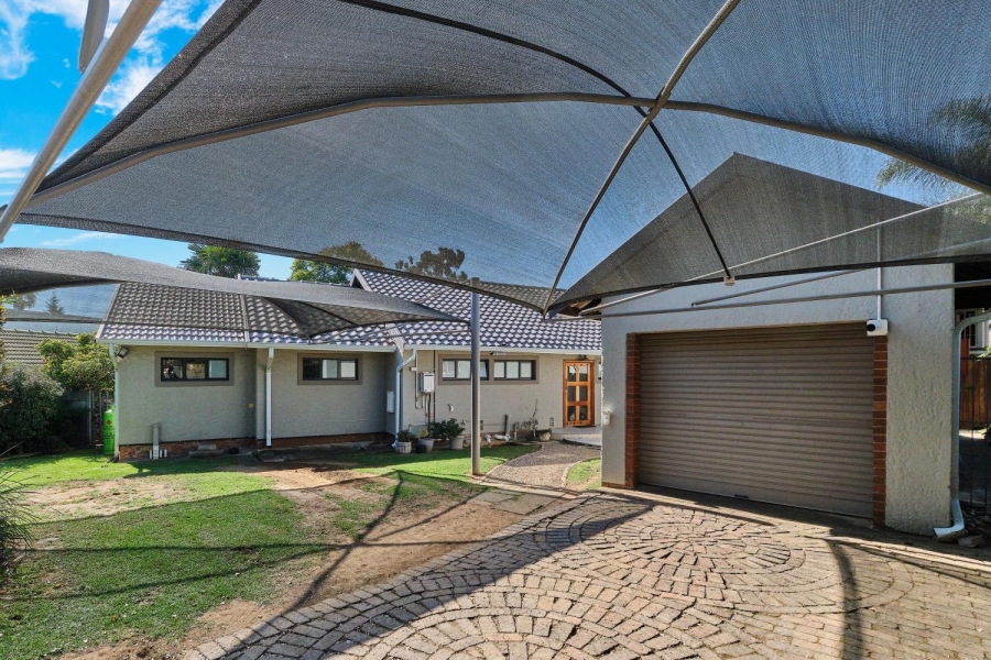 3 Bedroom Property for Sale in Berario Gauteng