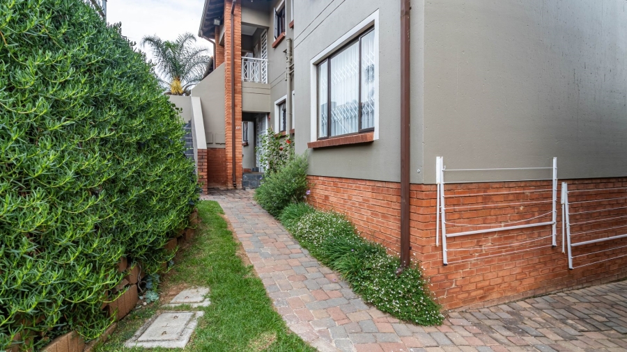 2 Bedroom Property for Sale in Glenvista Gauteng