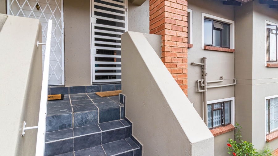 2 Bedroom Property for Sale in Glenvista Gauteng