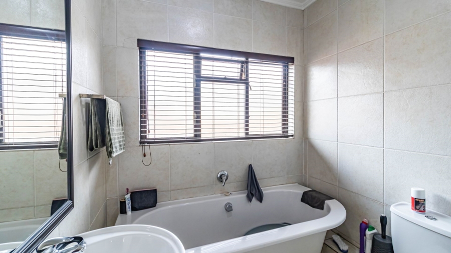 2 Bedroom Property for Sale in Glenvista Gauteng