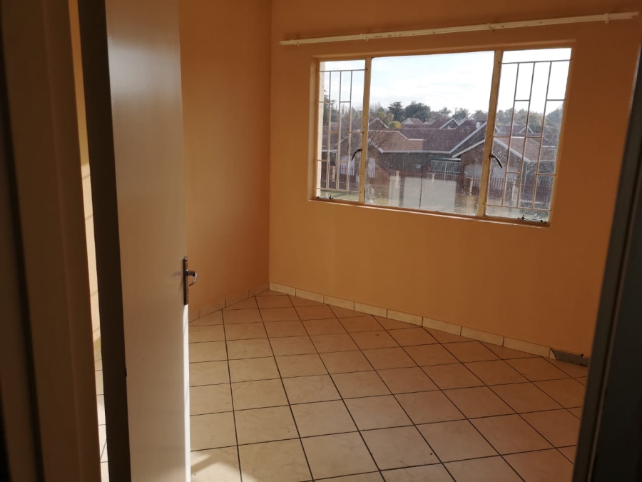 3 Bedroom Property for Sale in Edleen Gauteng