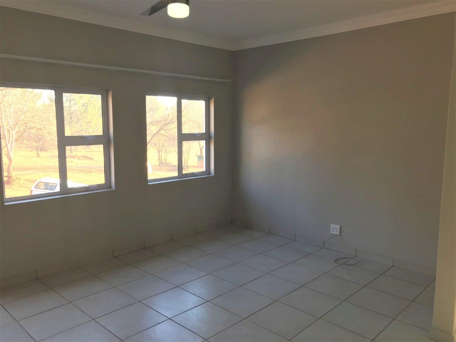 To Let 2 Bedroom Property for Rent in Peacehaven Industrial Gauteng