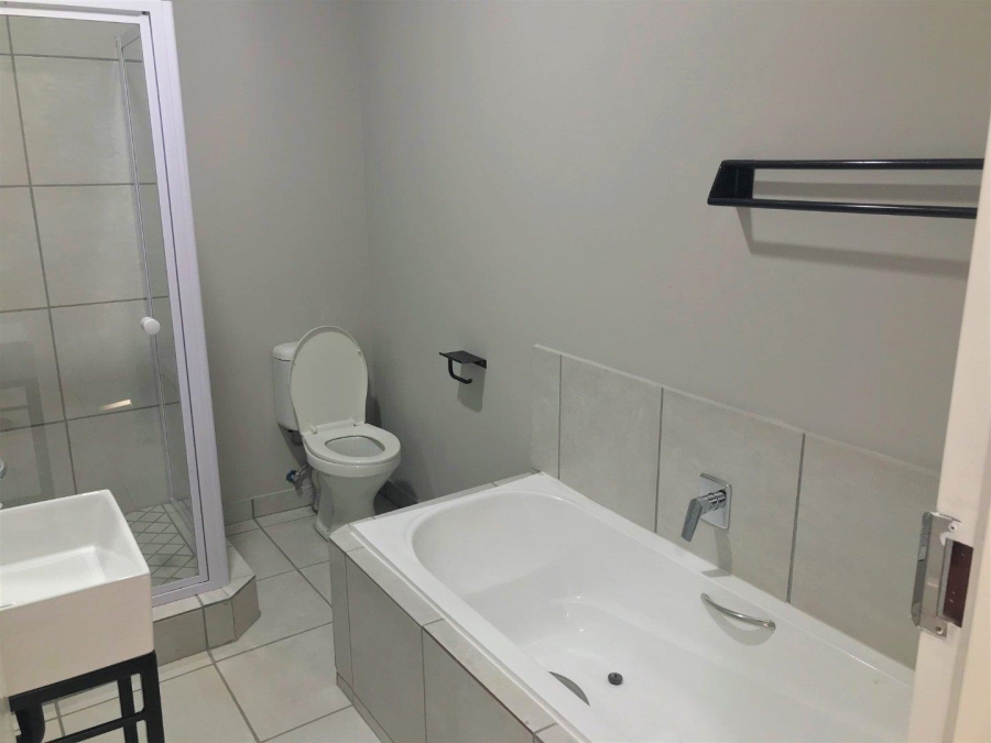 To Let 2 Bedroom Property for Rent in Peacehaven Industrial Gauteng