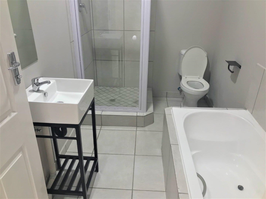 To Let 2 Bedroom Property for Rent in Peacehaven Industrial Gauteng