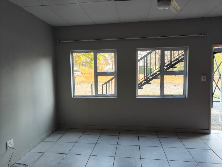 To Let 2 Bedroom Property for Rent in Peacehaven Industrial Gauteng