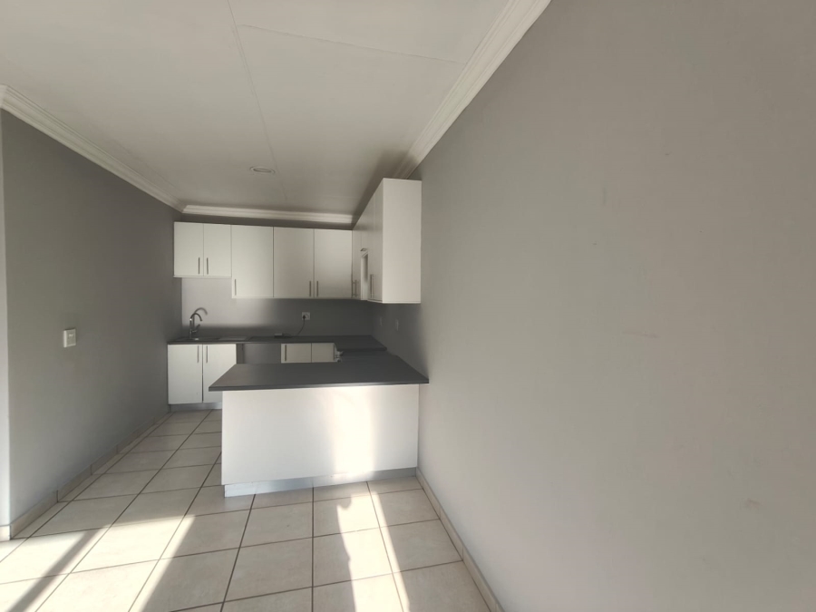 To Let 2 Bedroom Property for Rent in Peacehaven Industrial Gauteng