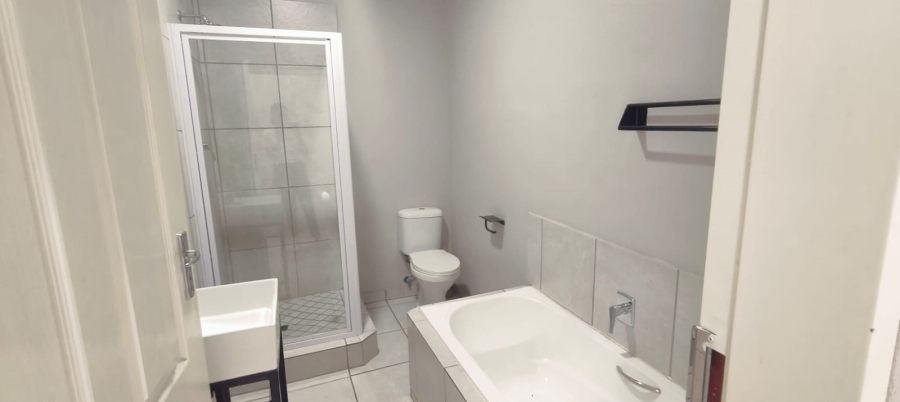 To Let 2 Bedroom Property for Rent in Peacehaven Industrial Gauteng