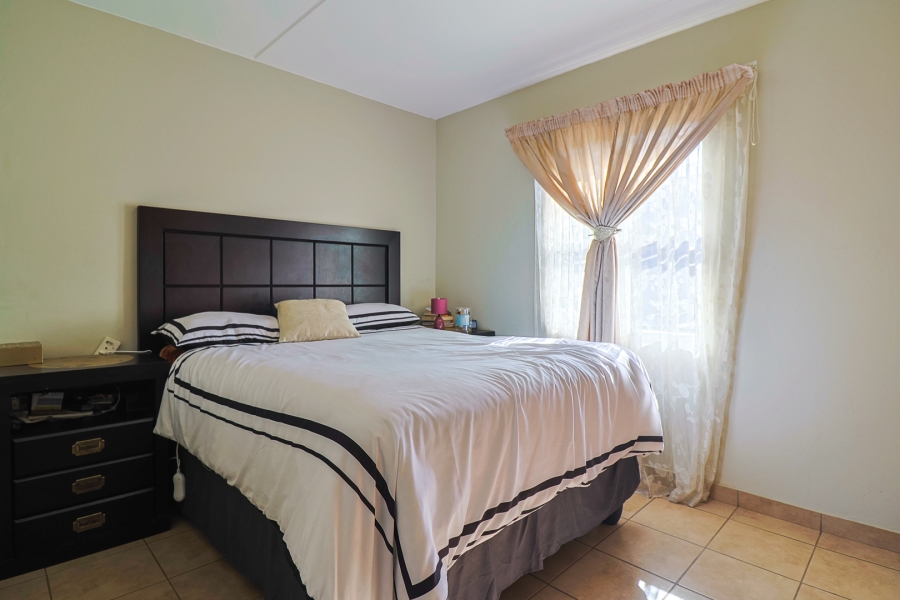 2 Bedroom Property for Sale in Olifantsvlei Gauteng