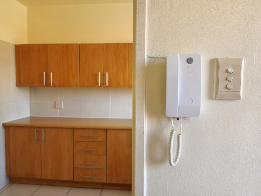 To Let 2 Bedroom Property for Rent in Eastleigh Gauteng