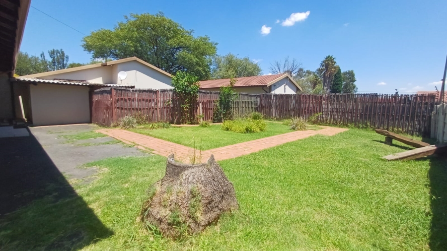 To Let 3 Bedroom Property for Rent in Albertsdal Gauteng
