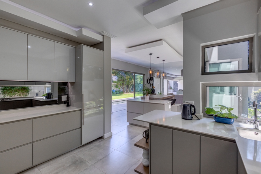 To Let 4 Bedroom Property for Rent in Bryanston Gauteng