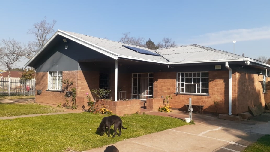 4 Bedroom Property for Sale in Vanderbijlpark Cw 6 Gauteng