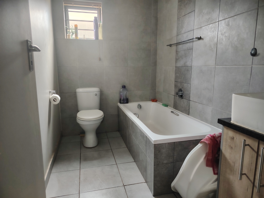 3 Bedroom Property for Sale in Lotus Gardens Gauteng